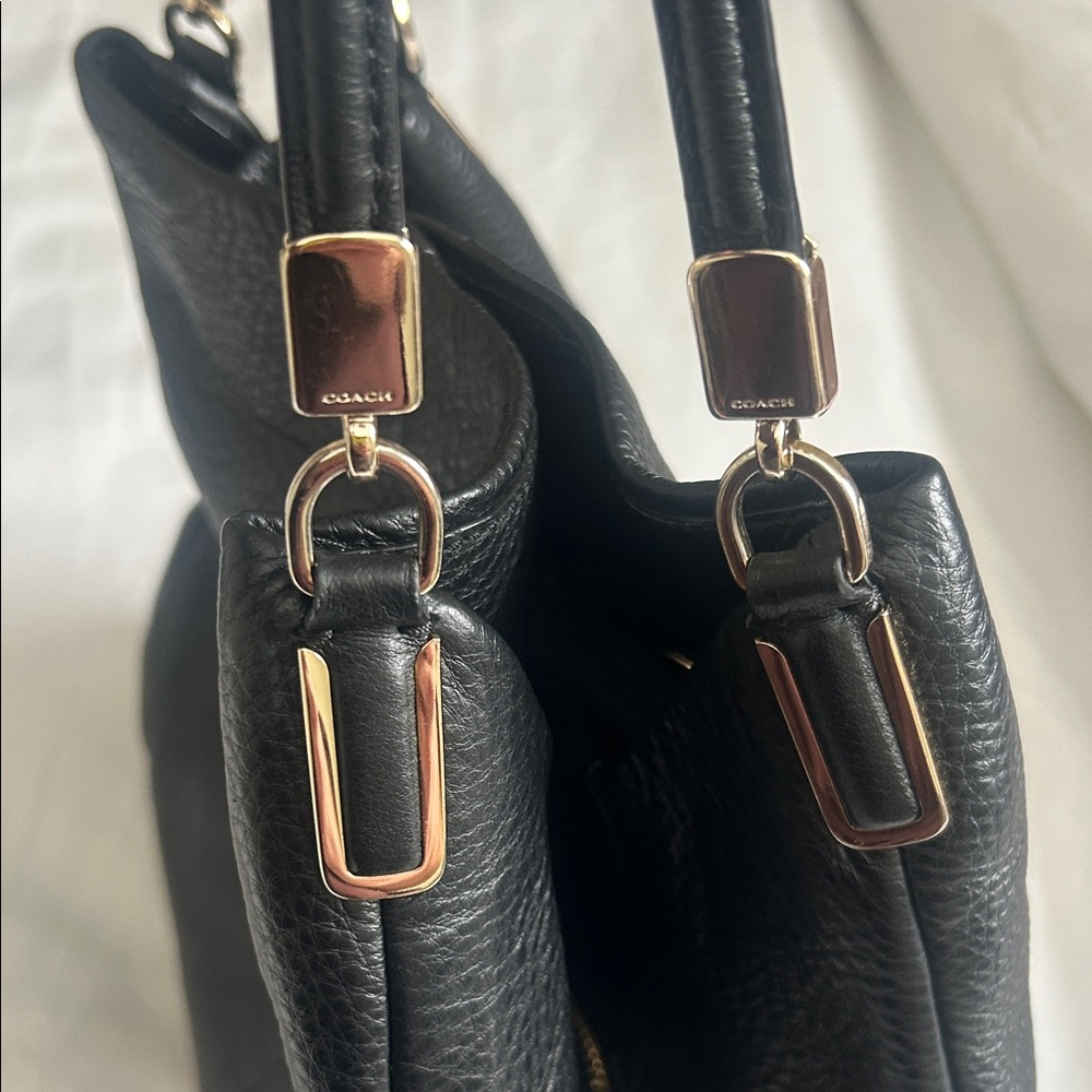 COACH Elegant Black Leather Tote Bag - Picture 10 of 12